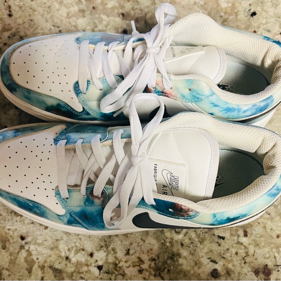 Nike Women's Sneakers - White and Blue - Picture 2 of 6